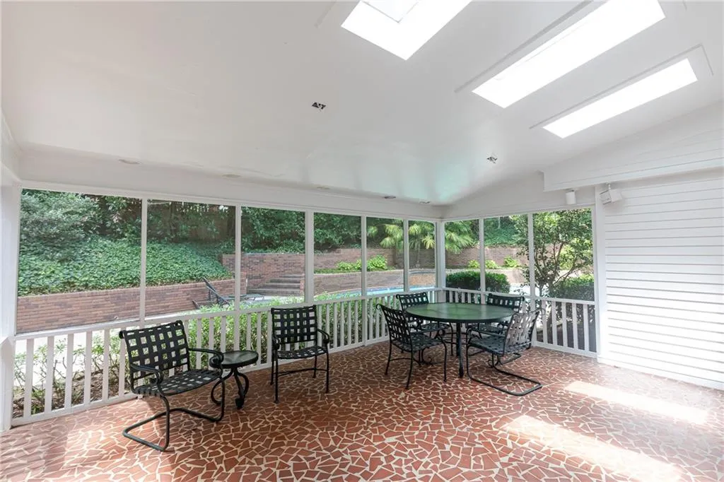 6445 River Chase Circle, Atlanta, Georgia 30328, 5 Bedrooms Bedrooms, ,4 BathroomsBathrooms,Residential,Sold,6445 River Chase Circle,6780160