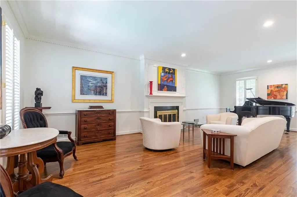 6445 River Chase Circle, Atlanta, Georgia 30328, 5 Bedrooms Bedrooms, ,4 BathroomsBathrooms,Residential,Sold,6445 River Chase Circle,6780160