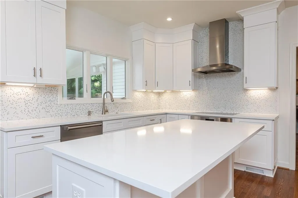 6445 River Chase Circle, Atlanta, Georgia 30328, 5 Bedrooms Bedrooms, ,4 BathroomsBathrooms,Residential,Sold,6445 River Chase Circle,6780160