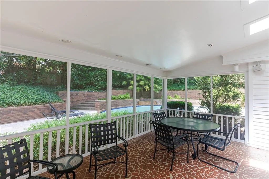 6445 River Chase Circle, Atlanta, Georgia 30328, 5 Bedrooms Bedrooms, ,4 BathroomsBathrooms,Residential,Sold,6445 River Chase Circle,6780160