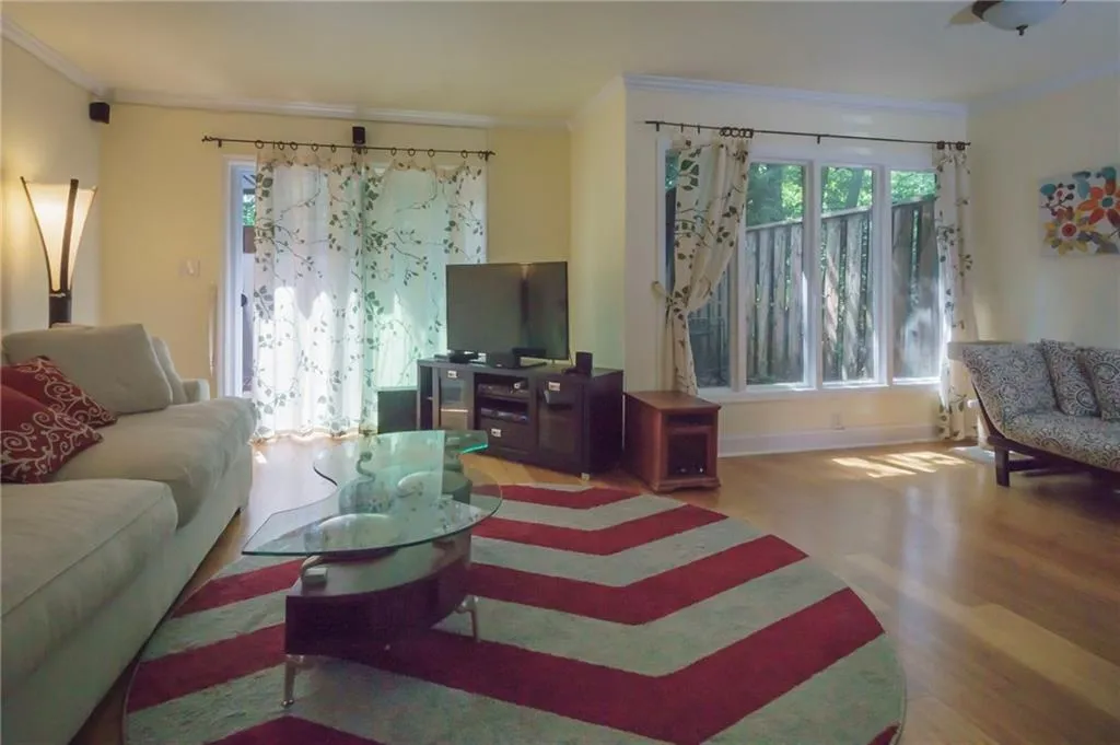 17 Ivy Gates Ne, Atlanta, Georgia 30342, 2 Bedrooms Bedrooms, ,2 BathroomsBathrooms,Residential,Sold,17 Ivy Gates Ne,6012370
