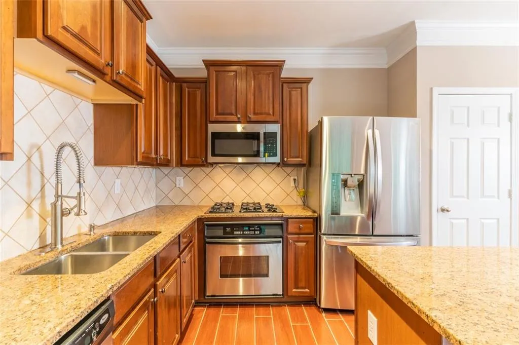 691 Coligny Court, Sandy Springs, Georgia 30350, 3 Bedrooms Bedrooms, ,3 BathroomsBathrooms,Residential,Sold,691 Coligny Court,6910142
