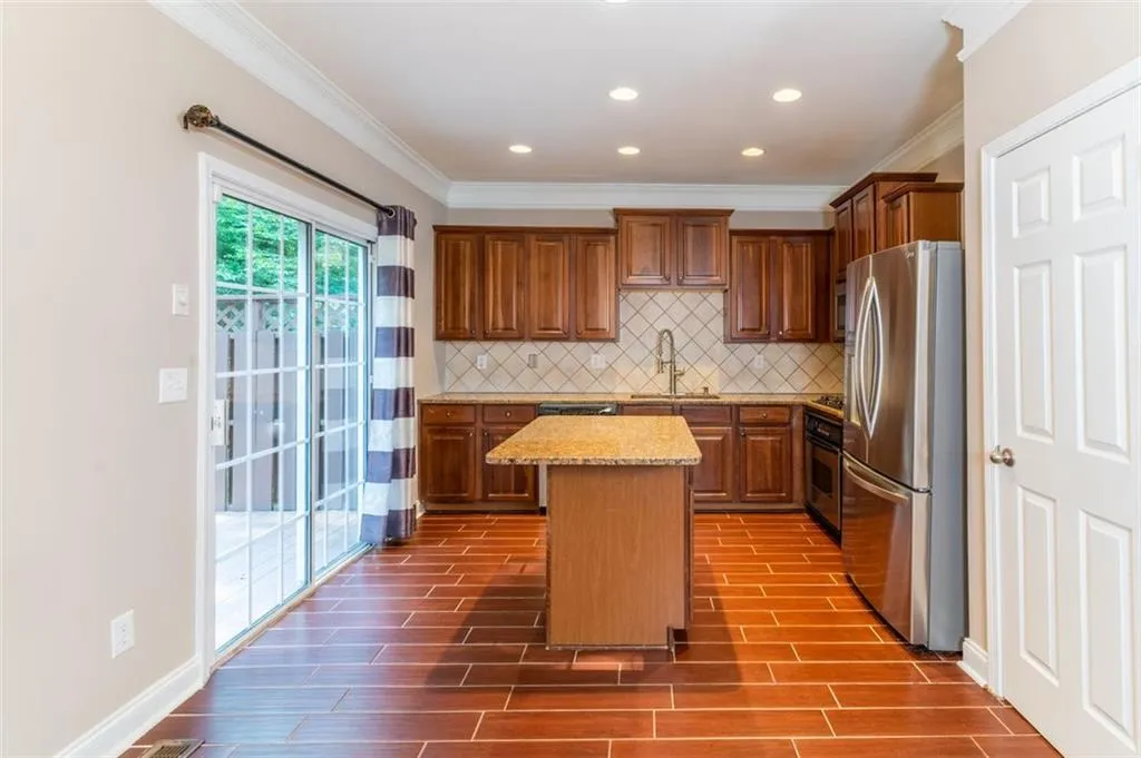 691 Coligny Court, Sandy Springs, Georgia 30350, 3 Bedrooms Bedrooms, ,3 BathroomsBathrooms,Residential,Sold,691 Coligny Court,6910142