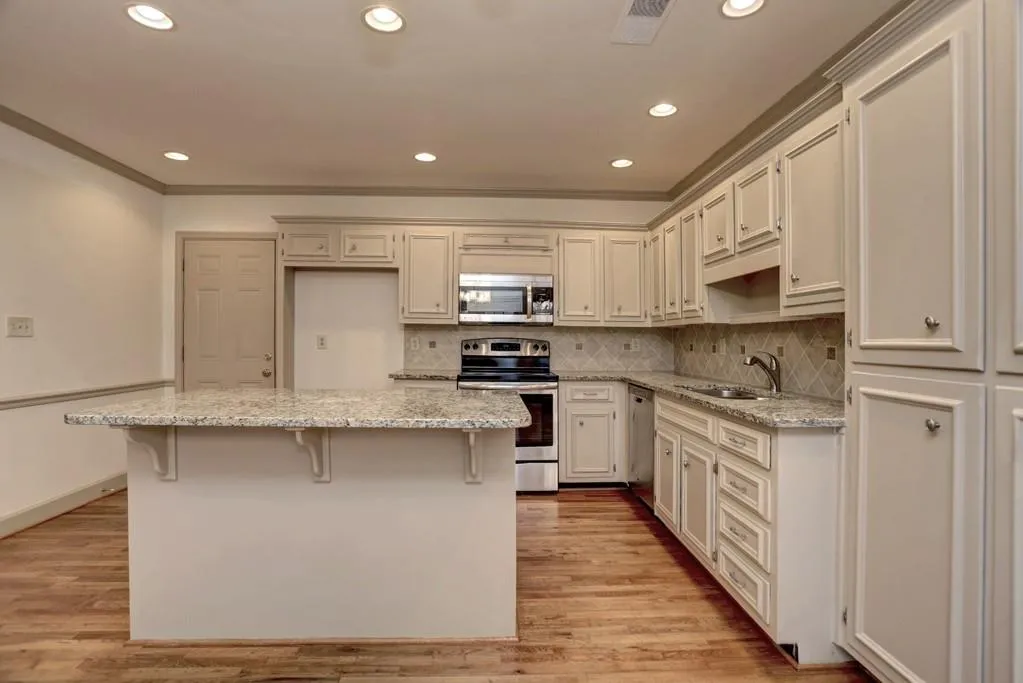 420 Greenlaurel Drive, Sandy Springs, Georgia 30342, 4 Bedrooms Bedrooms, ,3 BathroomsBathrooms,Residential,Sold,420 Greenlaurel Drive,6095851