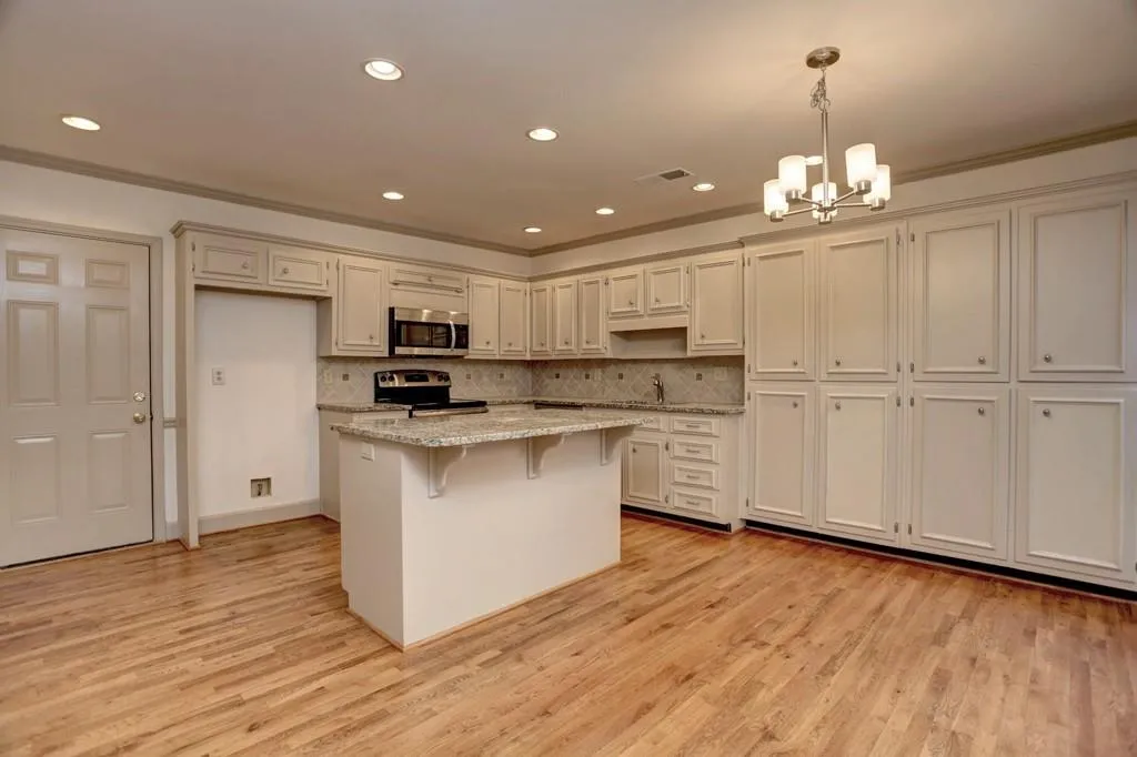 420 Greenlaurel Drive, Sandy Springs, Georgia 30342, 4 Bedrooms Bedrooms, ,3 BathroomsBathrooms,Residential,Sold,420 Greenlaurel Drive,6095851