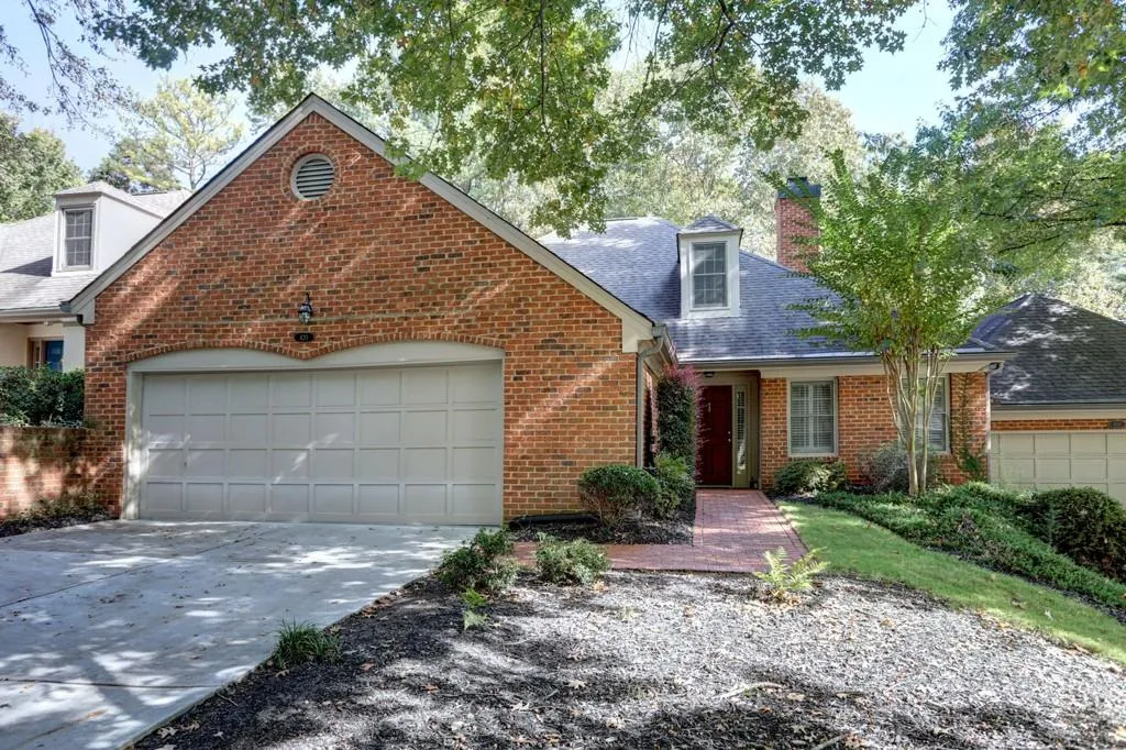 420 Greenlaurel Drive, Sandy Springs, Georgia 30342, 4 Bedrooms Bedrooms, ,3 BathroomsBathrooms,Residential,Sold,420 Greenlaurel Drive,6095851