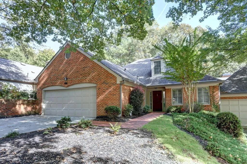 420 Greenlaurel Drive, Sandy Springs, Georgia 30342, 4 Bedrooms Bedrooms, ,3 BathroomsBathrooms,Residential,Sold,420 Greenlaurel Drive,6095851