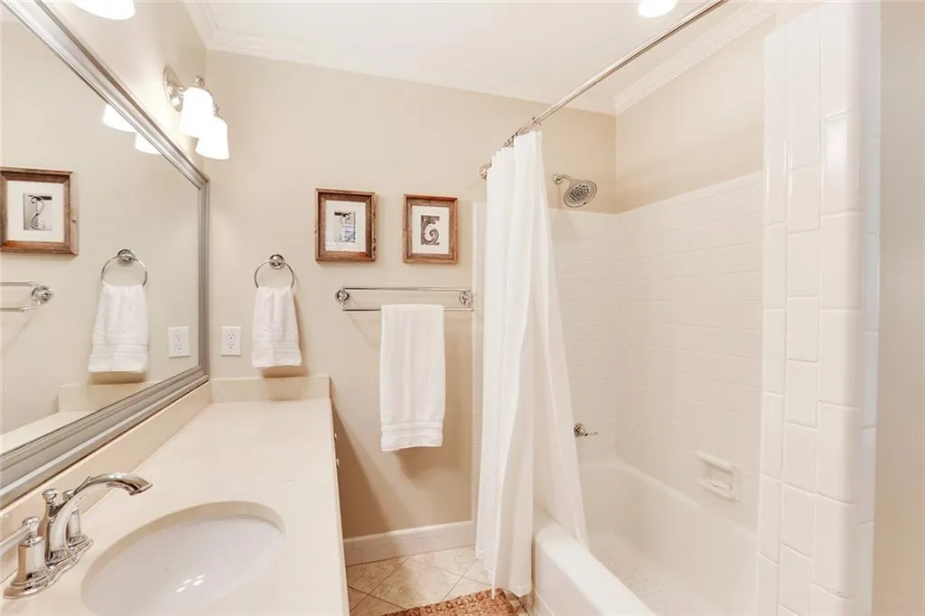 64 Silverwood Road, Atlanta, Georgia 30342, 3 Bedrooms Bedrooms, ,2 BathroomsBathrooms,Residential,Sold,64 Silverwood Road,5992710