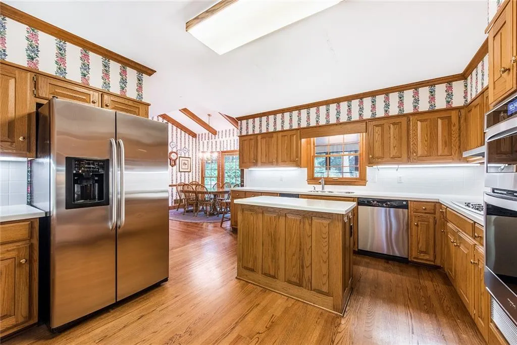 7570 Brigham Drive, Sandy Springs, Georgia 30350, 5 Bedrooms Bedrooms, ,4 BathroomsBathrooms,Residential,Sold,7570 Brigham Drive,7101571