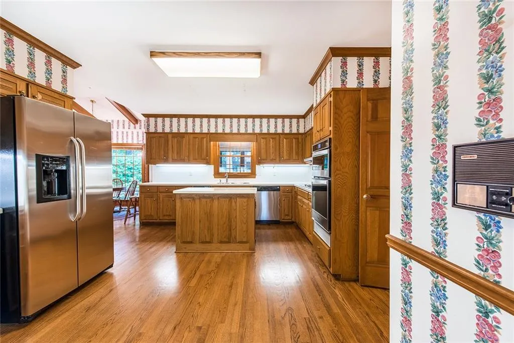 7570 Brigham Drive, Sandy Springs, Georgia 30350, 5 Bedrooms Bedrooms, ,4 BathroomsBathrooms,Residential,Sold,7570 Brigham Drive,7101571