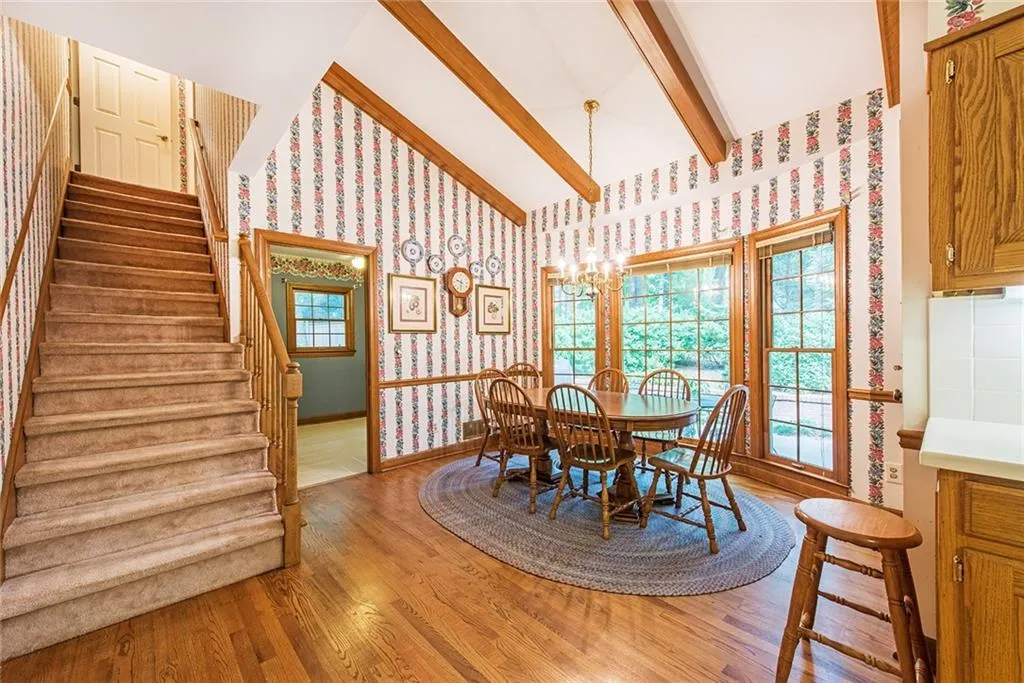 7570 Brigham Drive, Sandy Springs, Georgia 30350, 5 Bedrooms Bedrooms, ,4 BathroomsBathrooms,Residential,Sold,7570 Brigham Drive,7101571