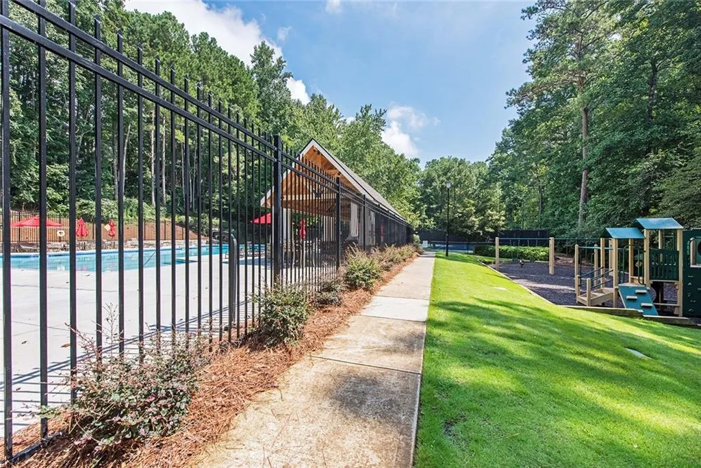 7570 Brigham Drive, Sandy Springs, Georgia 30350, 5 Bedrooms Bedrooms, ,4 BathroomsBathrooms,Residential,Sold,7570 Brigham Drive,7101571