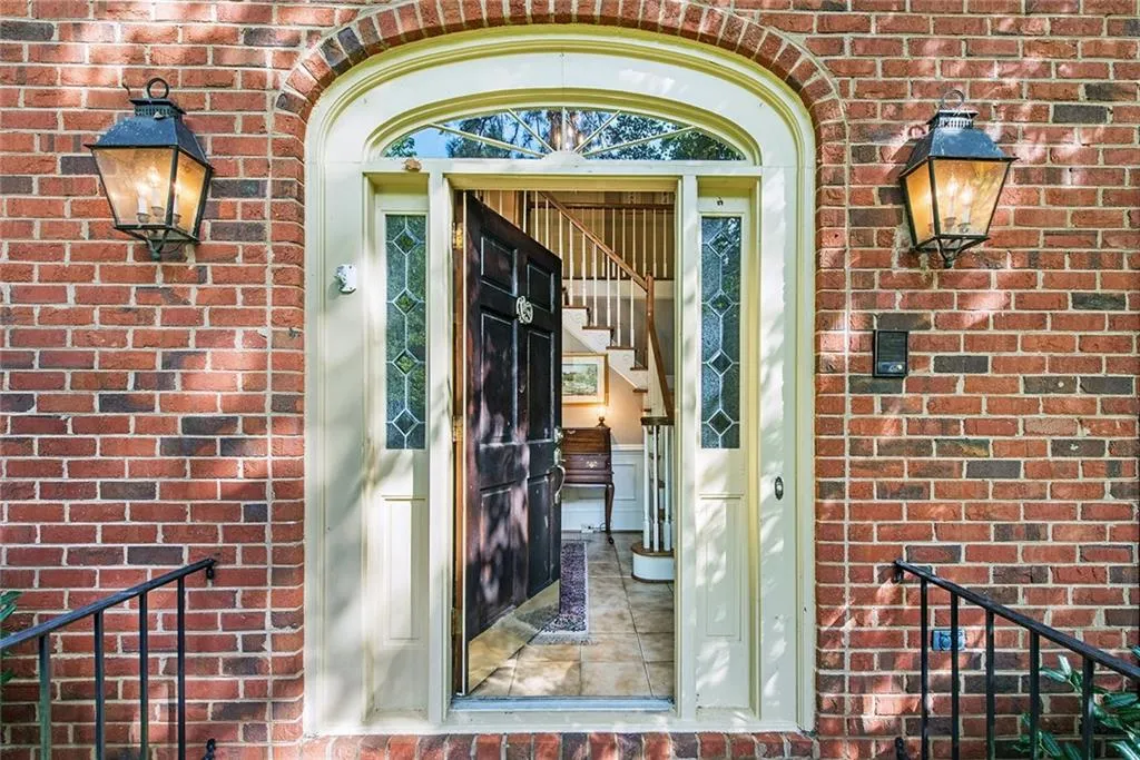 7570 Brigham Drive, Sandy Springs, Georgia 30350, 5 Bedrooms Bedrooms, ,4 BathroomsBathrooms,Residential,Sold,7570 Brigham Drive,7101571