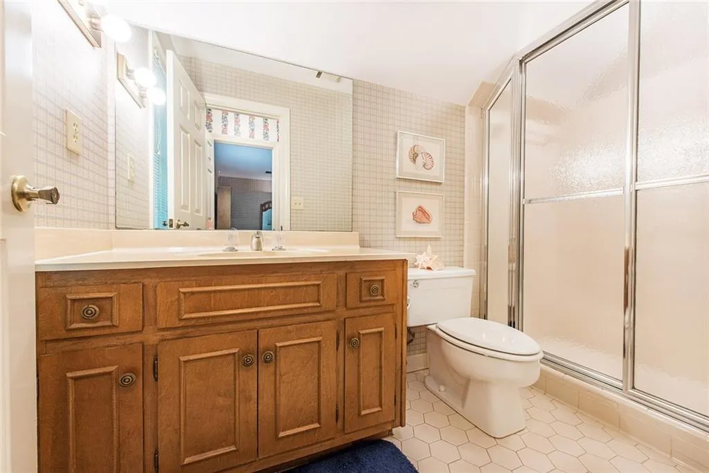 7570 Brigham Drive, Sandy Springs, Georgia 30350, 5 Bedrooms Bedrooms, ,4 BathroomsBathrooms,Residential,Sold,7570 Brigham Drive,7101571