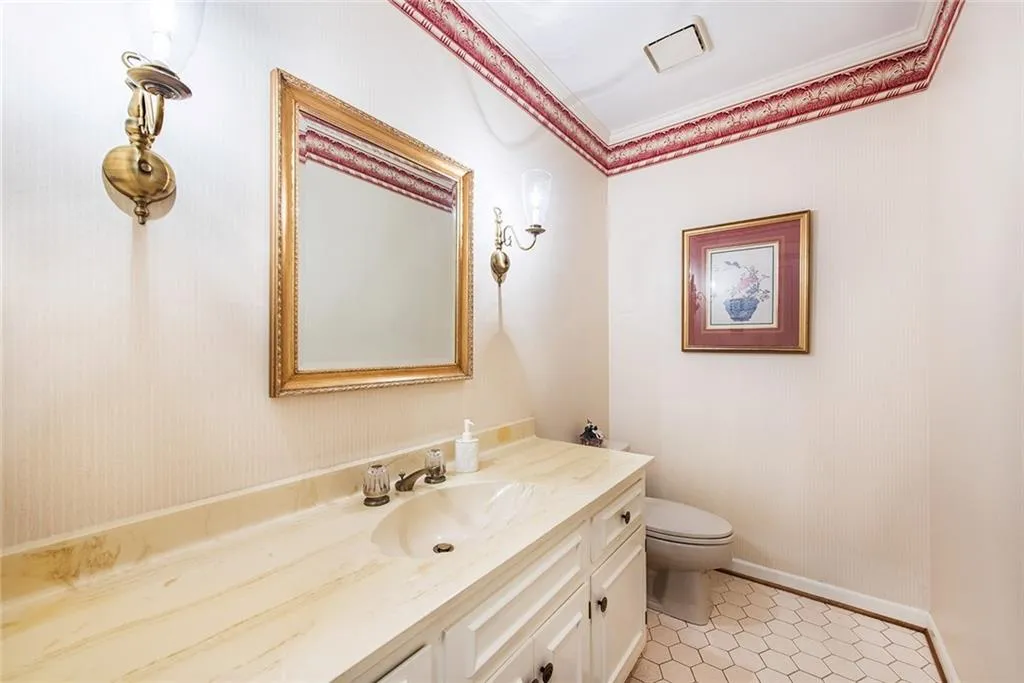 7570 Brigham Drive, Sandy Springs, Georgia 30350, 5 Bedrooms Bedrooms, ,4 BathroomsBathrooms,Residential,Sold,7570 Brigham Drive,7101571