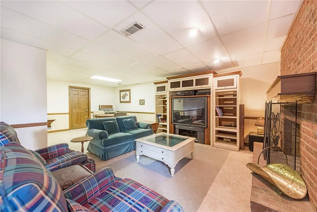 7570 Brigham Drive, Sandy Springs, Georgia 30350, 5 Bedrooms Bedrooms, ,4 BathroomsBathrooms,Residential,Sold,7570 Brigham Drive,7101571