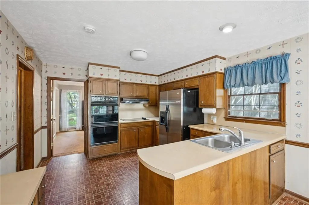 Kitchen has a ton of potential.