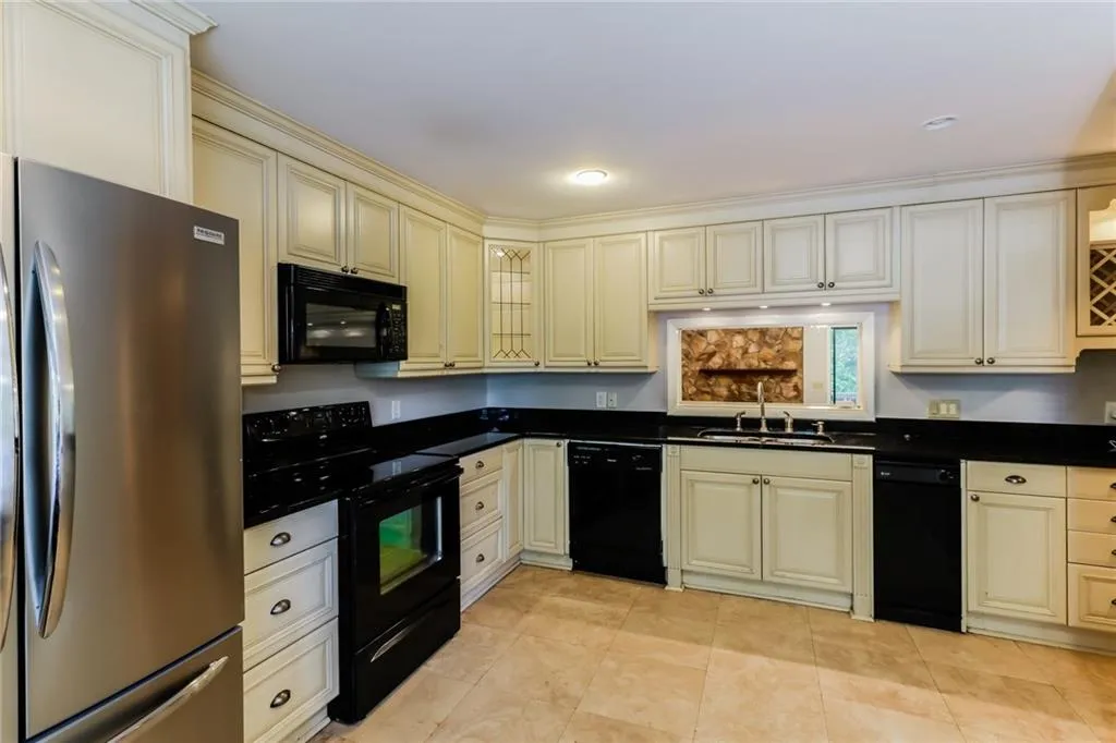 522 Sutters Point, Atlanta, Georgia 30328, 2 Bedrooms Bedrooms, ,2 BathroomsBathrooms,Residential,Sold,522 Sutters Point,6941500