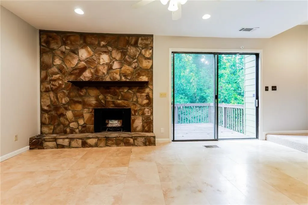 522 Sutters Point, Atlanta, Georgia 30328, 2 Bedrooms Bedrooms, ,2 BathroomsBathrooms,Residential,Sold,522 Sutters Point,6941500