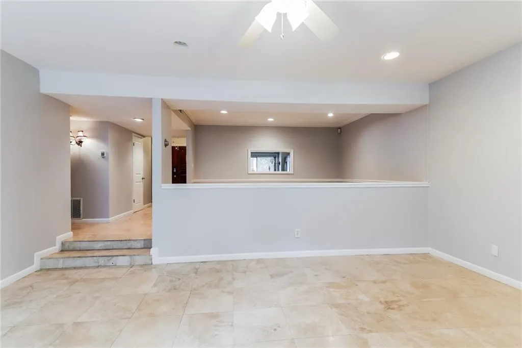 522 Sutters Point, Atlanta, Georgia 30328, 2 Bedrooms Bedrooms, ,2 BathroomsBathrooms,Residential,Sold,522 Sutters Point,6941500