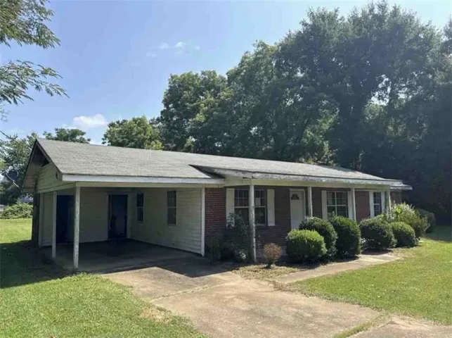 33 Bridges Street, Notasulga, Alabama 36866