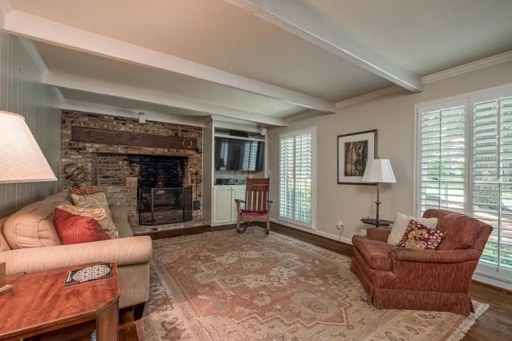 135 River Court Parkway, Sandy Springs, Georgia 30328, 3 Bedrooms Bedrooms, ,2 BathroomsBathrooms,Residential,Sold,135 River Court Parkway,6897719