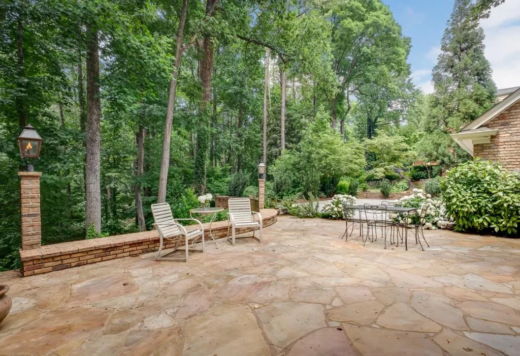 135 River Court Parkway, Sandy Springs, Georgia 30328, 3 Bedrooms Bedrooms, ,2 BathroomsBathrooms,Residential,Sold,135 River Court Parkway,6897719