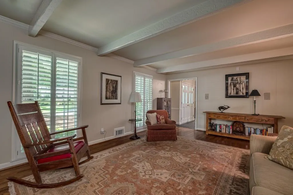 135 River Court Parkway, Sandy Springs, Georgia 30328, 3 Bedrooms Bedrooms, ,2 BathroomsBathrooms,Residential,Sold,135 River Court Parkway,6897719
