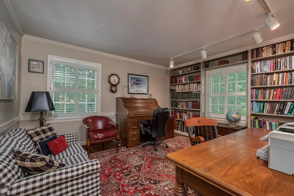 135 River Court Parkway, Sandy Springs, Georgia 30328, 3 Bedrooms Bedrooms, ,2 BathroomsBathrooms,Residential,Sold,135 River Court Parkway,6897719