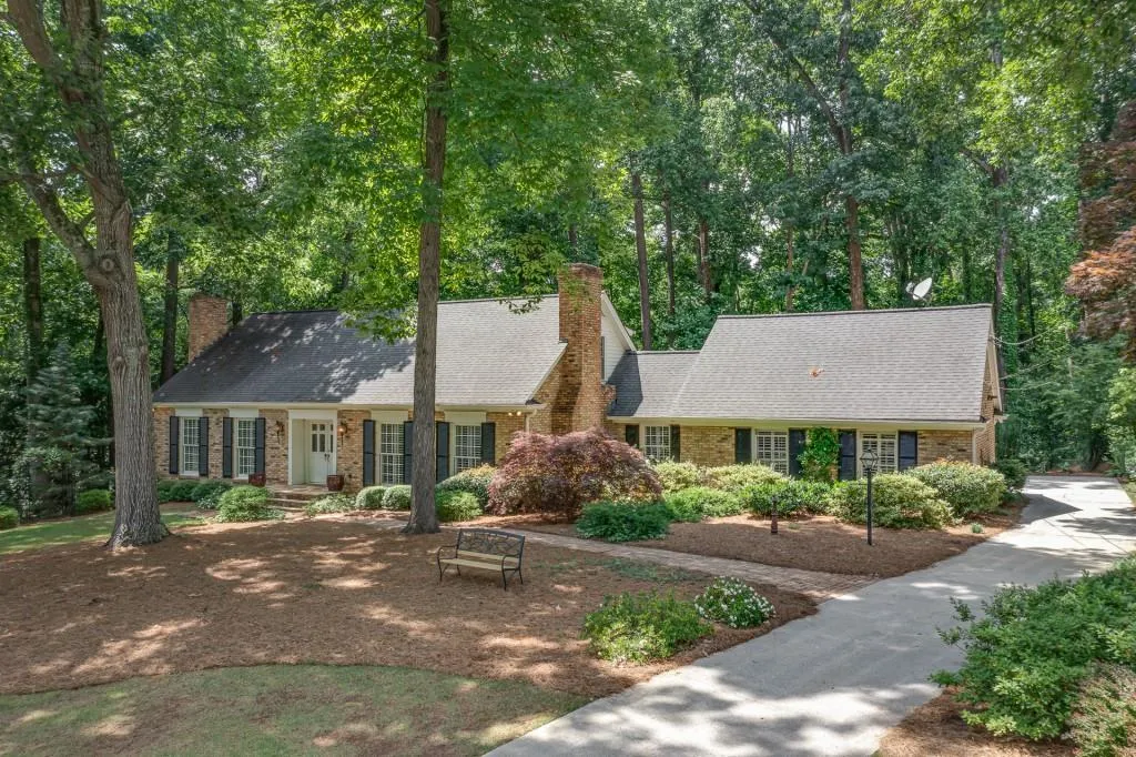 135 River Court Parkway, Sandy Springs, Georgia 30328, 3 Bedrooms Bedrooms, ,2 BathroomsBathrooms,Residential,Sold,135 River Court Parkway,6897719