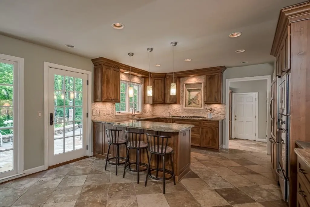 135 River Court Parkway, Sandy Springs, Georgia 30328, 3 Bedrooms Bedrooms, ,2 BathroomsBathrooms,Residential,Sold,135 River Court Parkway,6897719