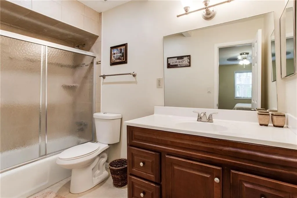 6900 Roswell Road Ne Unit Q16, Atlanta, Georgia 30328, 2 Bedrooms Bedrooms, ,2 BathroomsBathrooms,Residential,Sold,6900 Roswell Road Ne Unit Q16,6537624