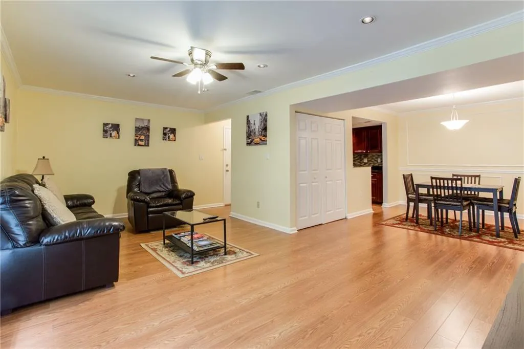 6900 Roswell Road Ne Unit Q16, Atlanta, Georgia 30328, 2 Bedrooms Bedrooms, ,2 BathroomsBathrooms,Residential,Sold,6900 Roswell Road Ne Unit Q16,6537624