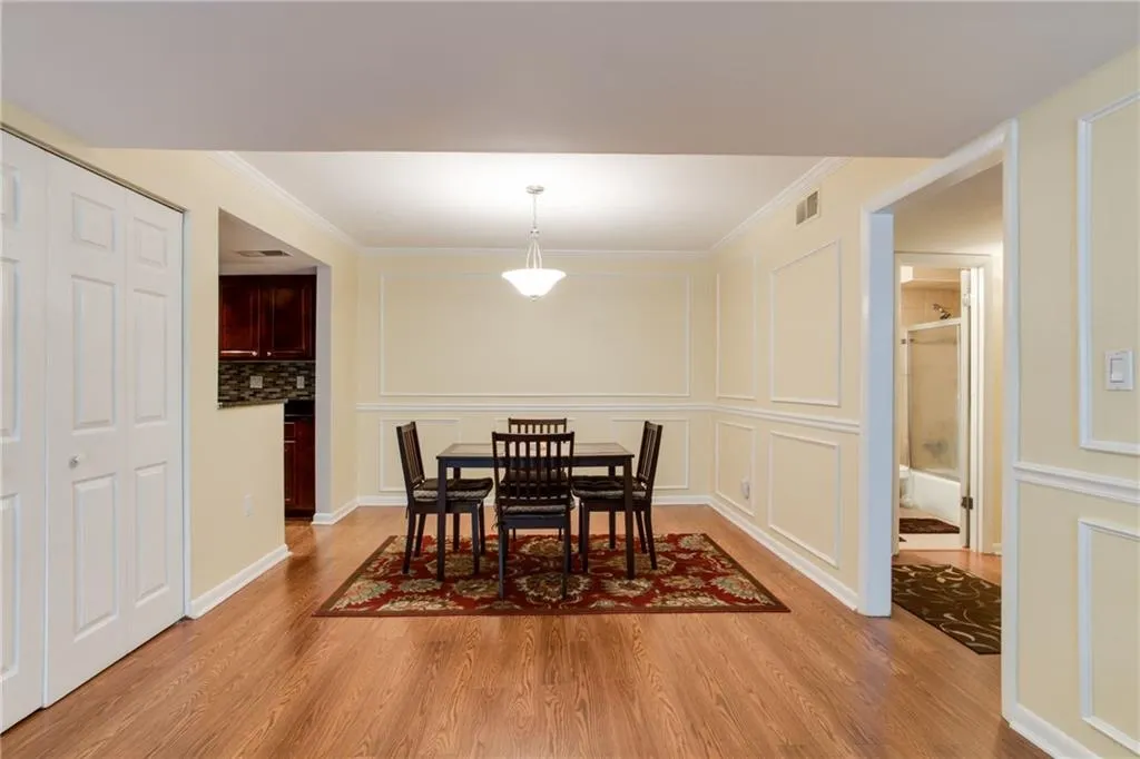 6900 Roswell Road Ne Unit Q16, Atlanta, Georgia 30328, 2 Bedrooms Bedrooms, ,2 BathroomsBathrooms,Residential,Sold,6900 Roswell Road Ne Unit Q16,6537624