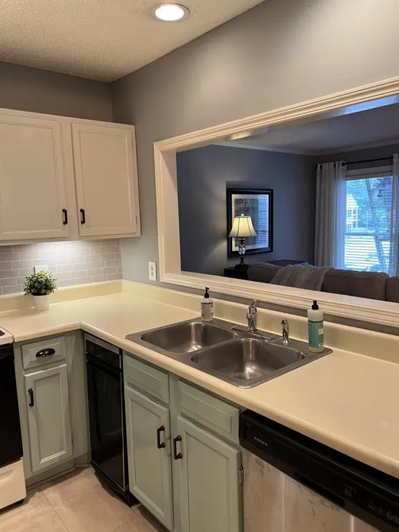 104 Abingdon Way Unit 104, Sandy Springs, Georgia 30328, 1 Bedroom Bedrooms, ,1 BathroomBathrooms,Residential,Sold,104 Abingdon Way Unit 104,7090950