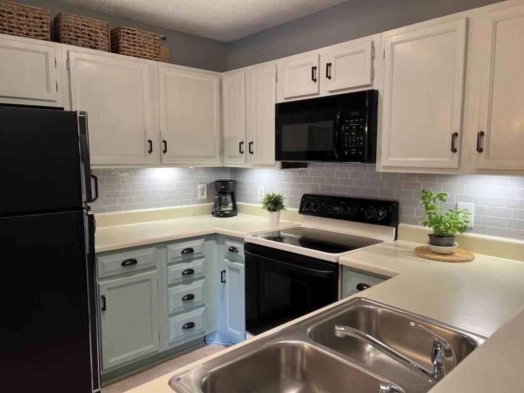 104 Abingdon Way Unit 104, Sandy Springs, Georgia 30328, 1 Bedroom Bedrooms, ,1 BathroomBathrooms,Residential,Sold,104 Abingdon Way Unit 104,7090950