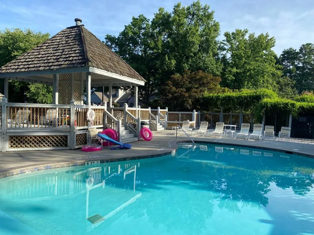 104 Abingdon Way Unit 104, Sandy Springs, Georgia 30328, 1 Bedroom Bedrooms, ,1 BathroomBathrooms,Residential,Sold,104 Abingdon Way Unit 104,7090950