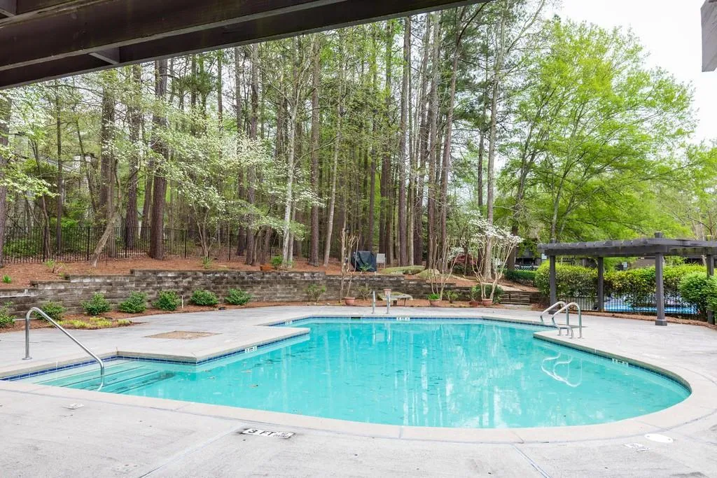 302 River Run Drive, Sandy Springs, Georgia 30350, 1 Bedroom Bedrooms, ,1 BathroomBathrooms,Residential,Sold,302 River Run Drive,6534166