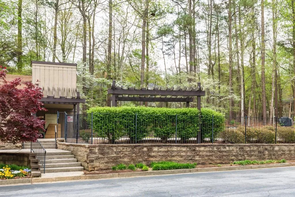 302 River Run Drive, Sandy Springs, Georgia 30350, 1 Bedroom Bedrooms, ,1 BathroomBathrooms,Residential,Sold,302 River Run Drive,6534166