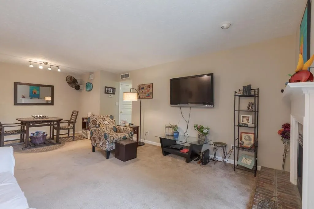 302 River Run Drive, Sandy Springs, Georgia 30350, 1 Bedroom Bedrooms, ,1 BathroomBathrooms,Residential,Sold,302 River Run Drive,6534166