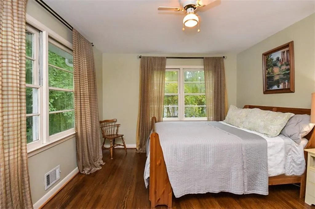 735 E Northway Lane, Atlanta, Georgia 30342, 4 Bedrooms Bedrooms, ,3 BathroomsBathrooms,Residential,Sold,735 E Northway Lane,6795699