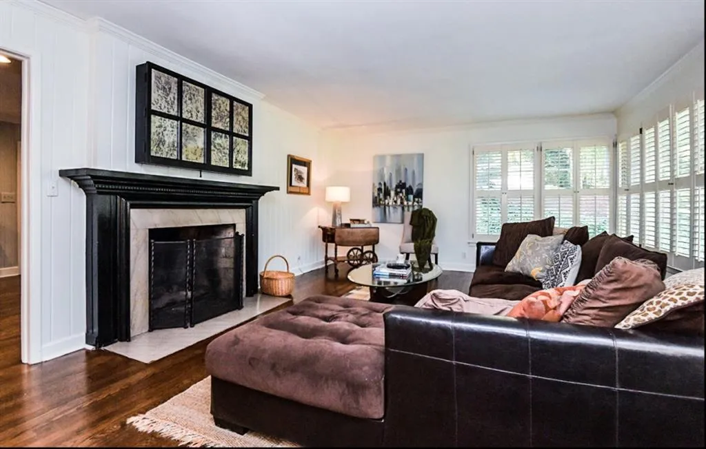 735 E Northway Lane, Atlanta, Georgia 30342, 4 Bedrooms Bedrooms, ,3 BathroomsBathrooms,Residential,Sold,735 E Northway Lane,6795699
