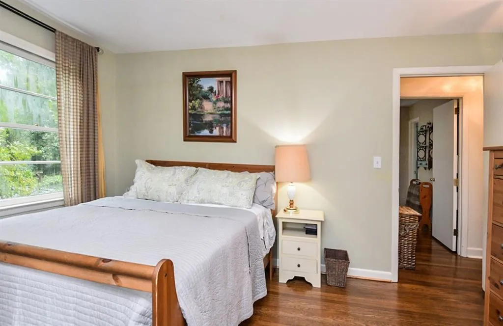 735 E Northway Lane, Atlanta, Georgia 30342, 4 Bedrooms Bedrooms, ,3 BathroomsBathrooms,Residential,Sold,735 E Northway Lane,6795699