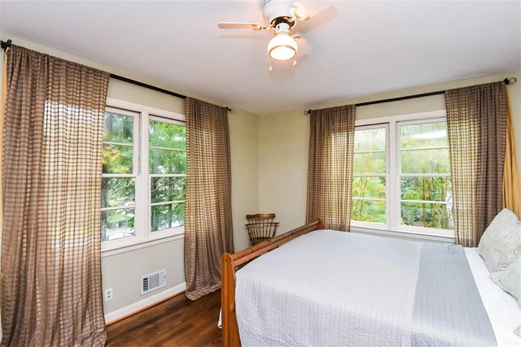 735 E Northway Lane, Atlanta, Georgia 30342, 4 Bedrooms Bedrooms, ,3 BathroomsBathrooms,Residential,Sold,735 E Northway Lane,6795699