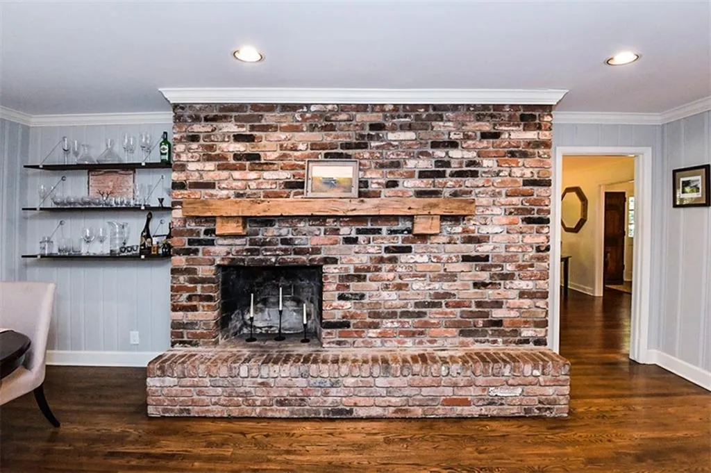 735 E Northway Lane, Atlanta, Georgia 30342, 4 Bedrooms Bedrooms, ,3 BathroomsBathrooms,Residential,Sold,735 E Northway Lane,6795699