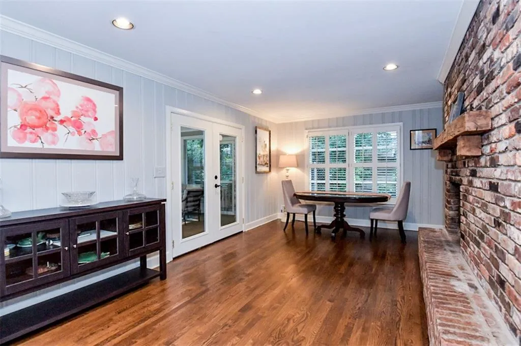 735 E Northway Lane, Atlanta, Georgia 30342, 4 Bedrooms Bedrooms, ,3 BathroomsBathrooms,Residential,Sold,735 E Northway Lane,6795699