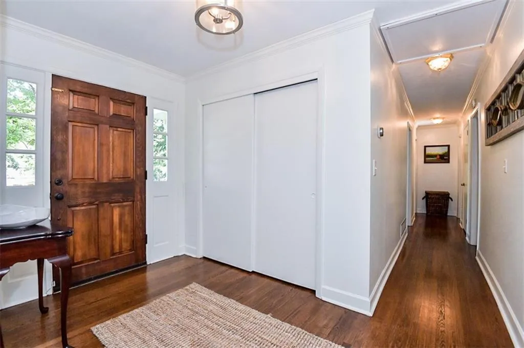 735 E Northway Lane, Atlanta, Georgia 30342, 4 Bedrooms Bedrooms, ,3 BathroomsBathrooms,Residential,Sold,735 E Northway Lane,6795699