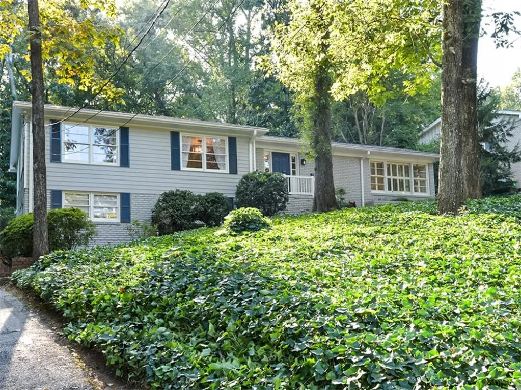 735 E Northway Lane, Atlanta, Georgia 30342, 4 Bedrooms Bedrooms, ,3 BathroomsBathrooms,Residential,Sold,735 E Northway Lane,6795699