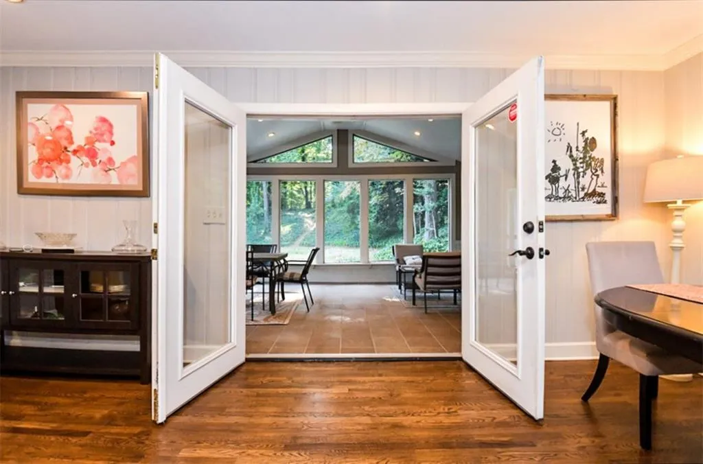 735 E Northway Lane, Atlanta, Georgia 30342, 4 Bedrooms Bedrooms, ,3 BathroomsBathrooms,Residential,Sold,735 E Northway Lane,6795699