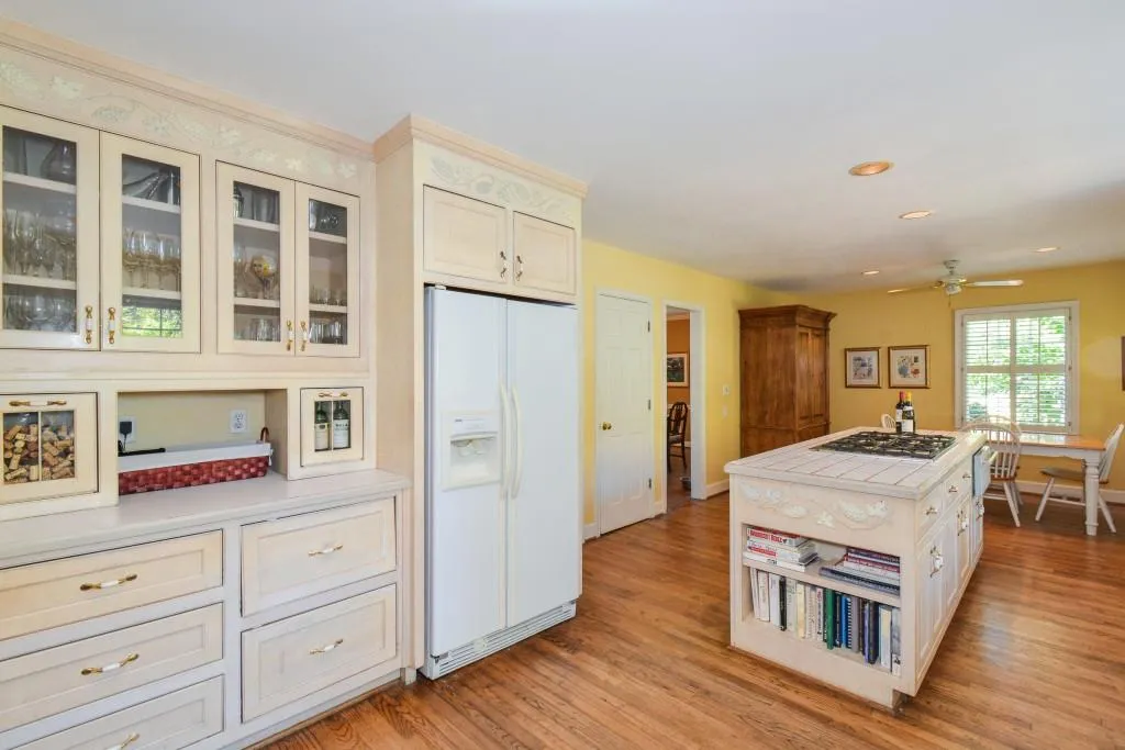 2959 Sequoyah Drive Nw, Atlanta, Georgia 30327, 4 Bedrooms Bedrooms, ,3 BathroomsBathrooms,Residential,Sold,2959 Sequoyah Drive Nw,5913203